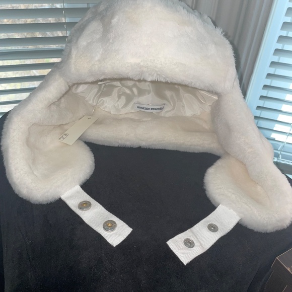 New with Tags Mens Trapper Hat - Picture 8 of 8